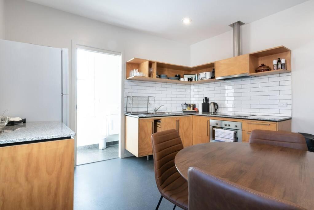 Generous Victorian Terrace In Cbd - Parking & Wifi Apartamento Launceston Exterior foto
