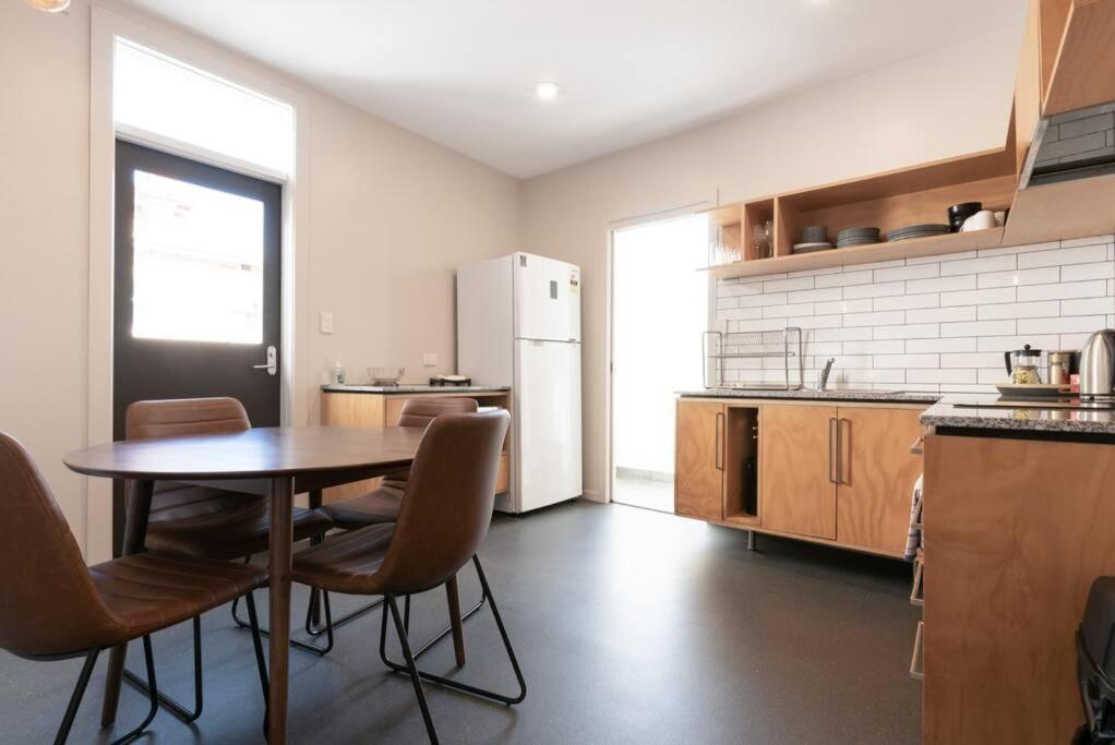 Generous Victorian Terrace In Cbd - Parking & Wifi Apartamento Launceston Exterior foto